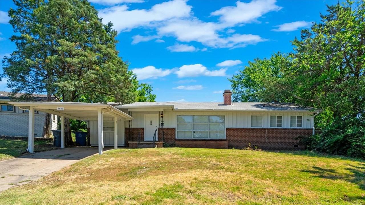 2603 S Maplewood Ave - Photo 2 of 17