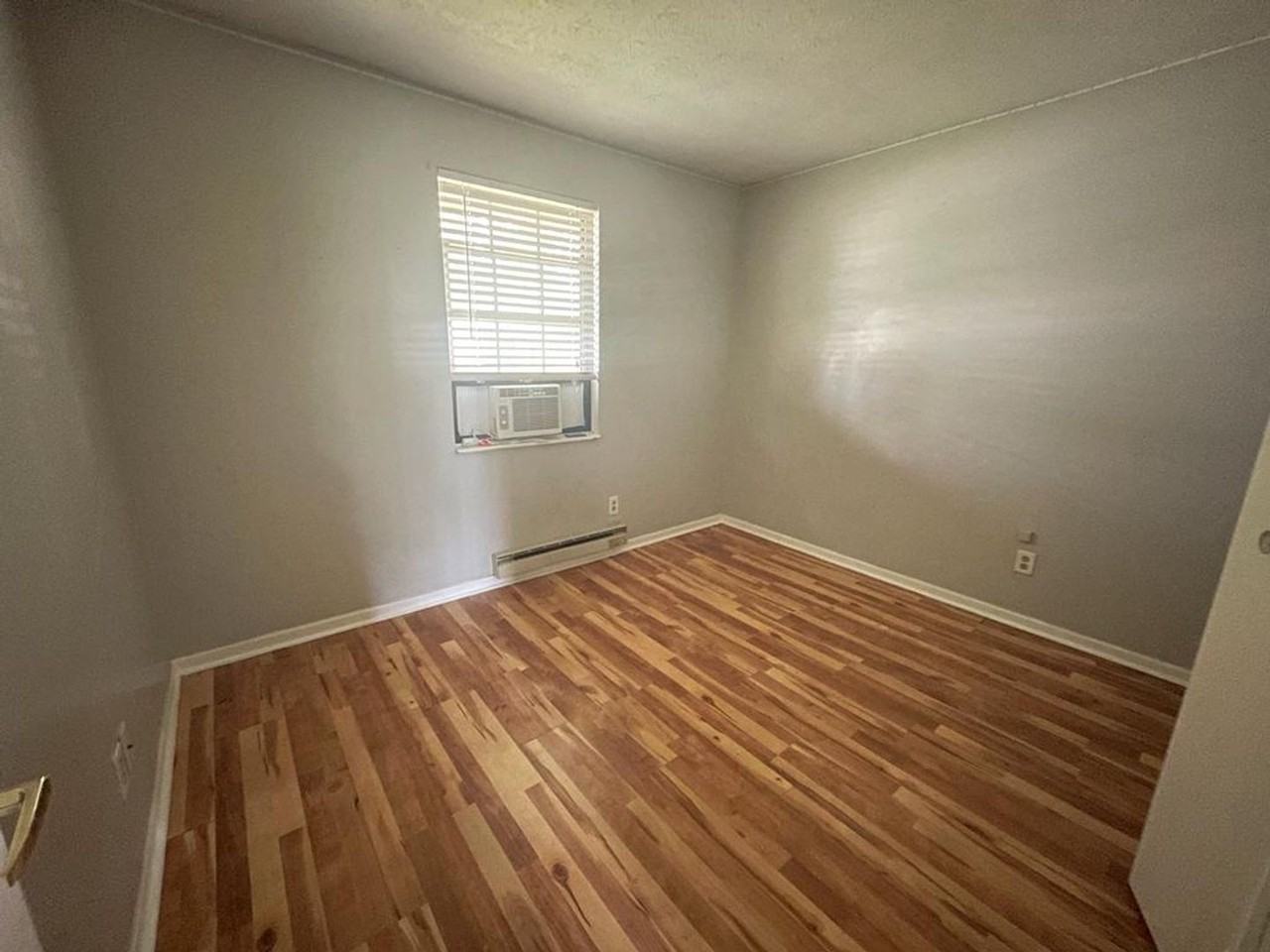 5249 Yucatan Dr - Photo 5 of 12