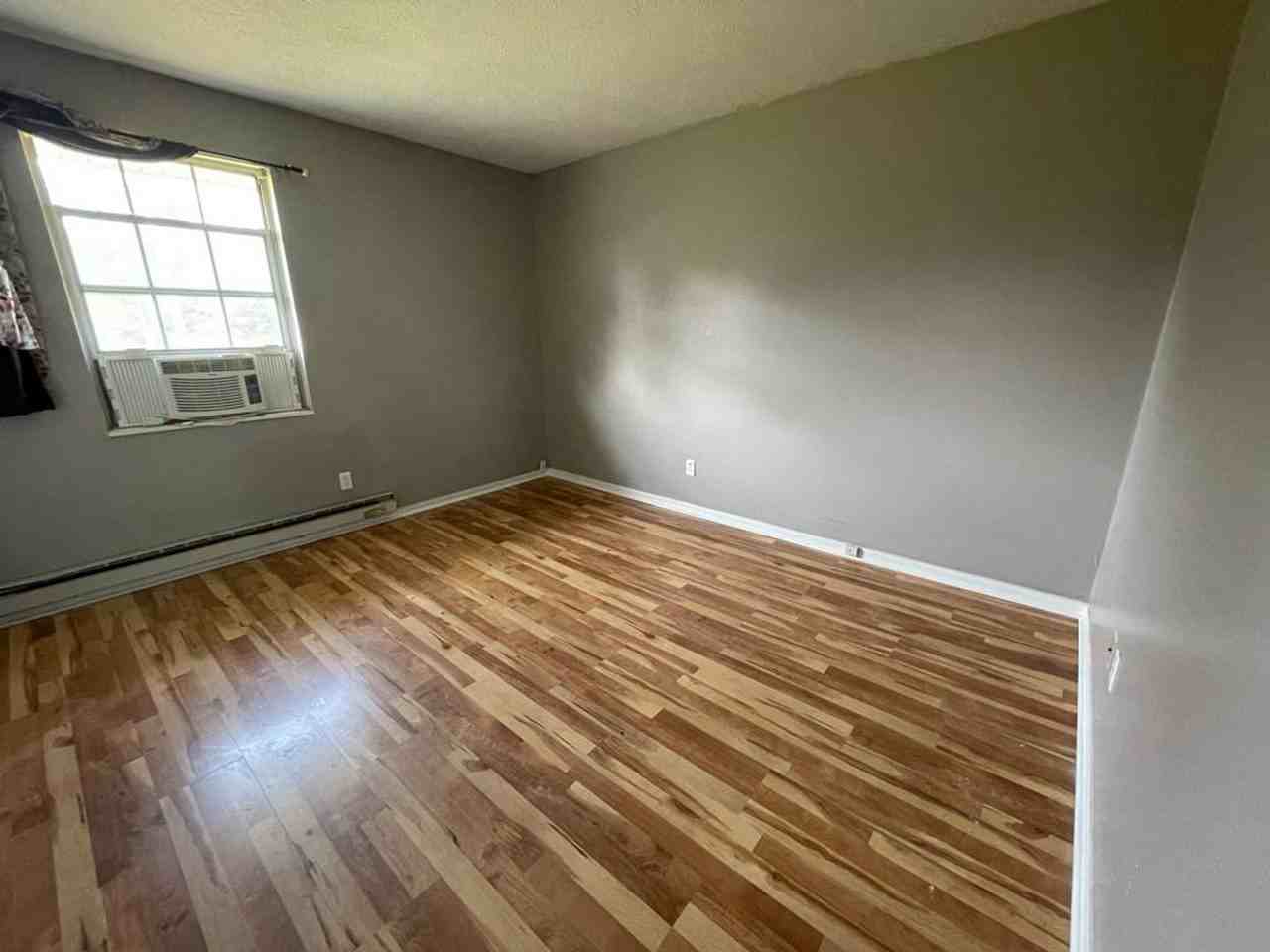 5249 Yucatan Dr - Photo 6 of 12