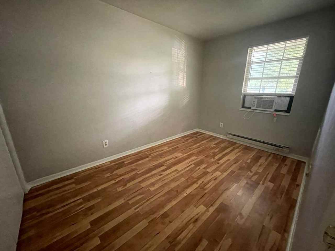 5249 Yucatan Dr - Photo 7 of 12