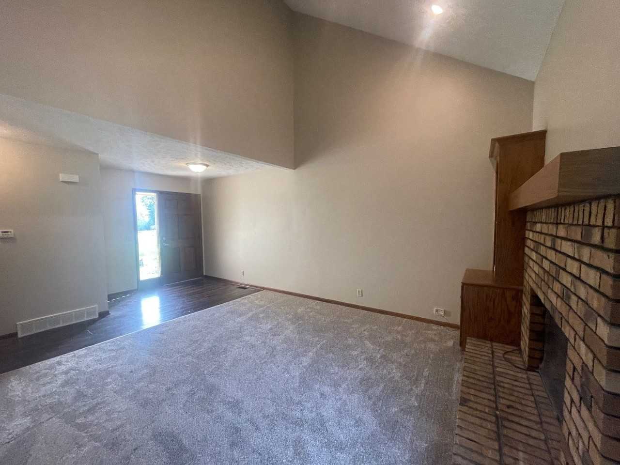 1105 Grenoble Dr - Photo 7 of 17