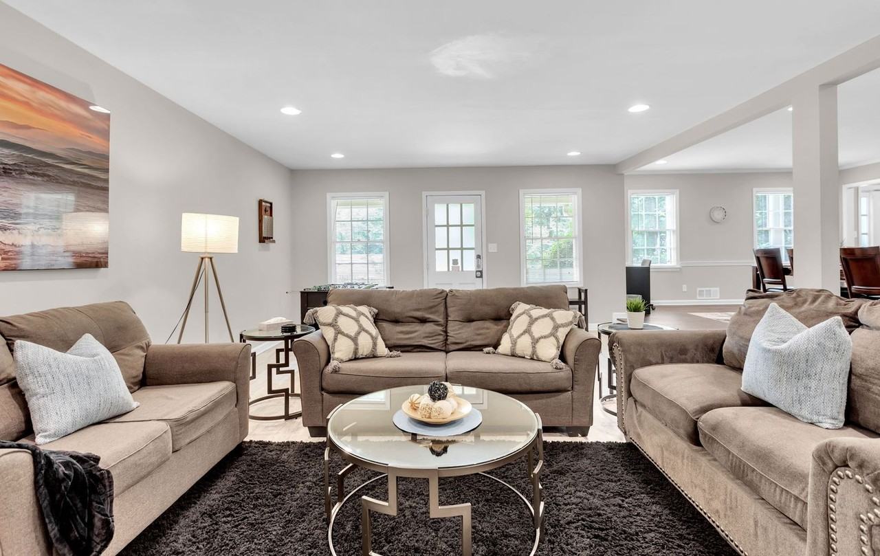 3048 Duke Of Gloucester - Photo 7 of 50