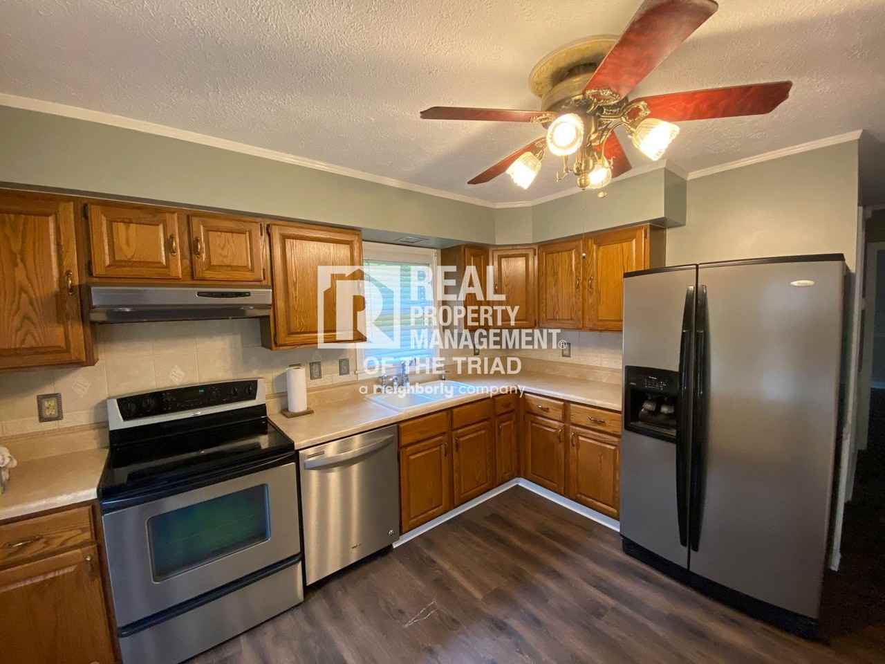 1012 Bloomfield Rd - Photo 2 of 27
