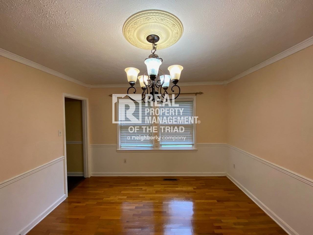 1012 Bloomfield Rd - Photo 3 of 27