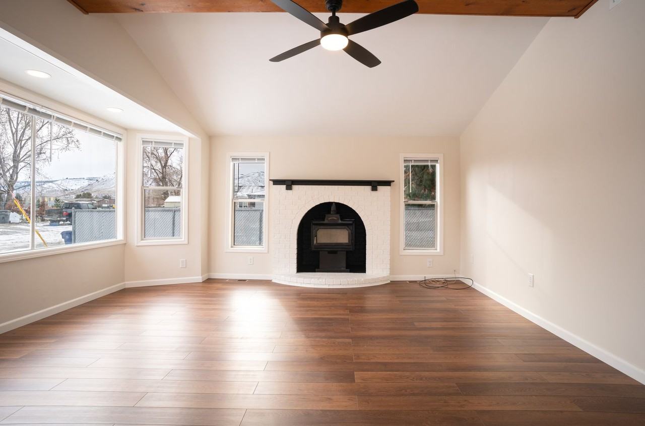 1010 Cascade Street - Photo 3 of 27