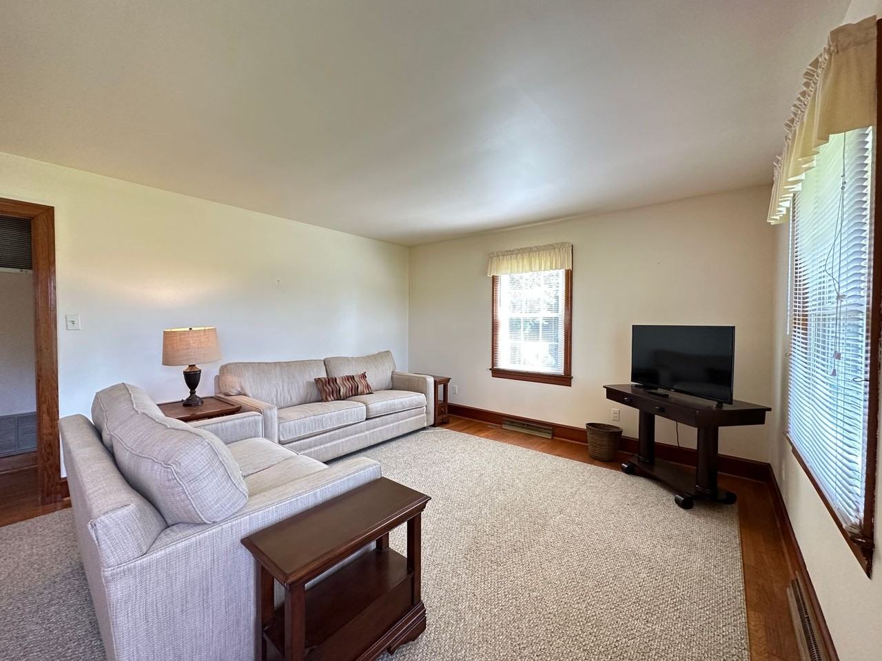 547 Union Mill Rd - Photo 3 of 19