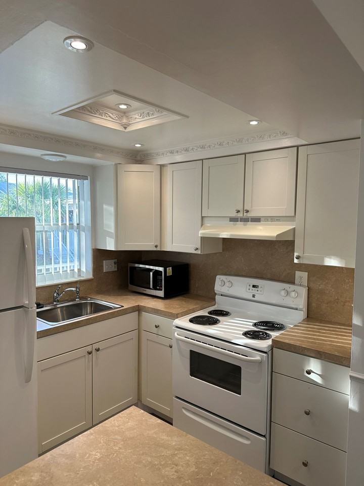 Kay Apartments - Photo 3 of 4