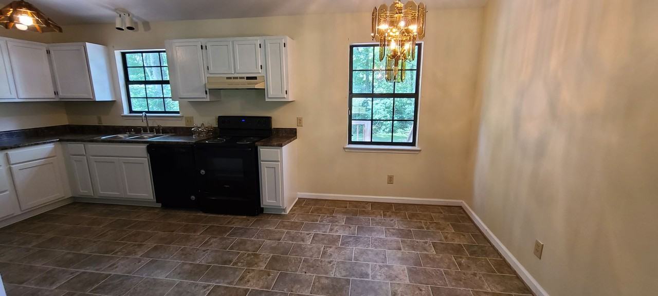 501 Jefferson Woods Dr - Photo 3 of 12