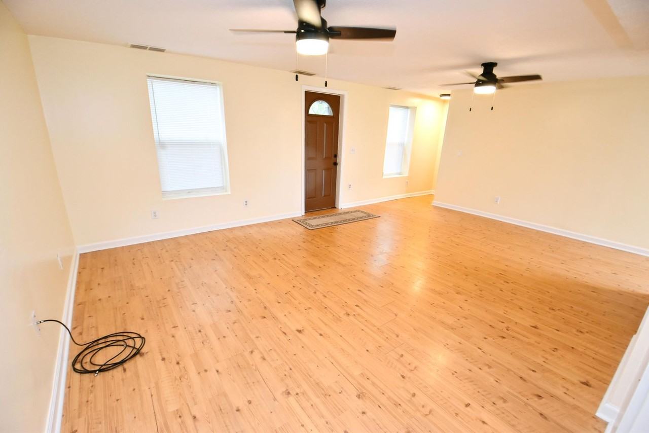 422 S Apple Rd - Photo 3 of 19