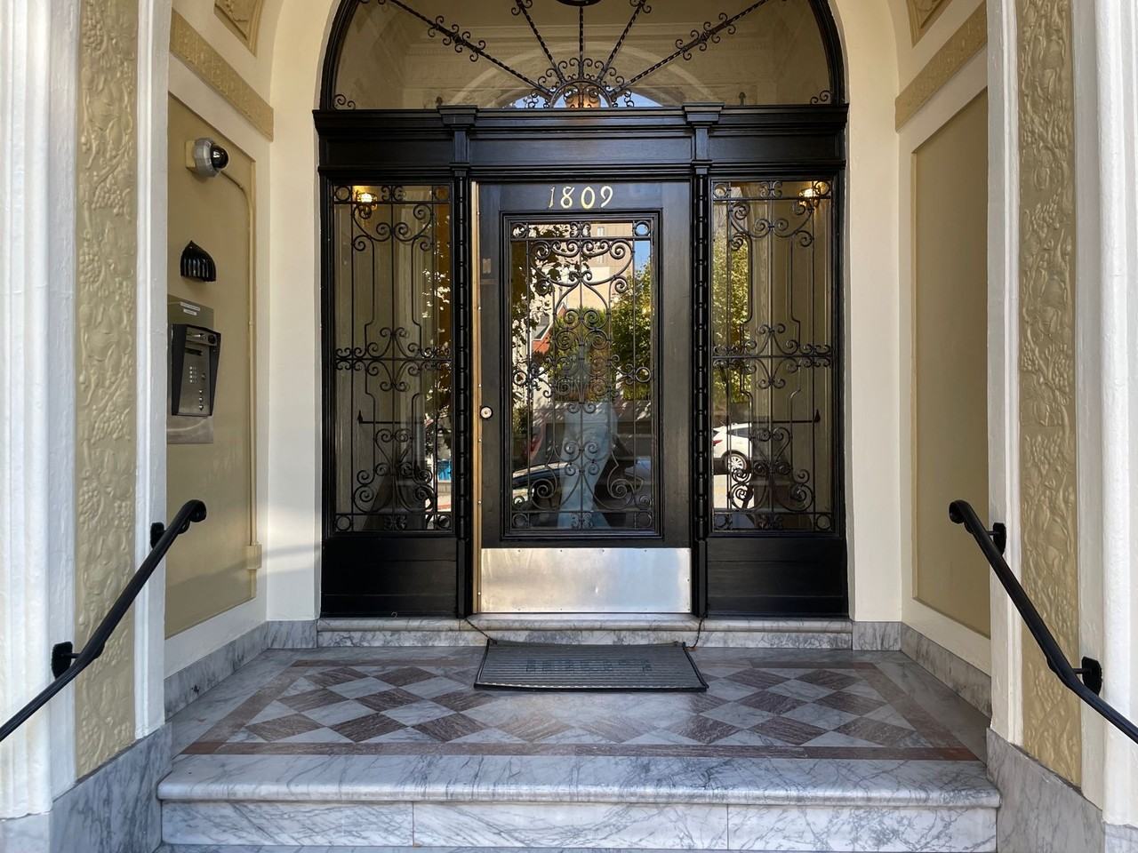 1809 California Street (200r) - Photo 3 of 4