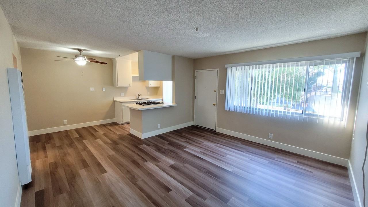 g405 - Photo 2 of 4