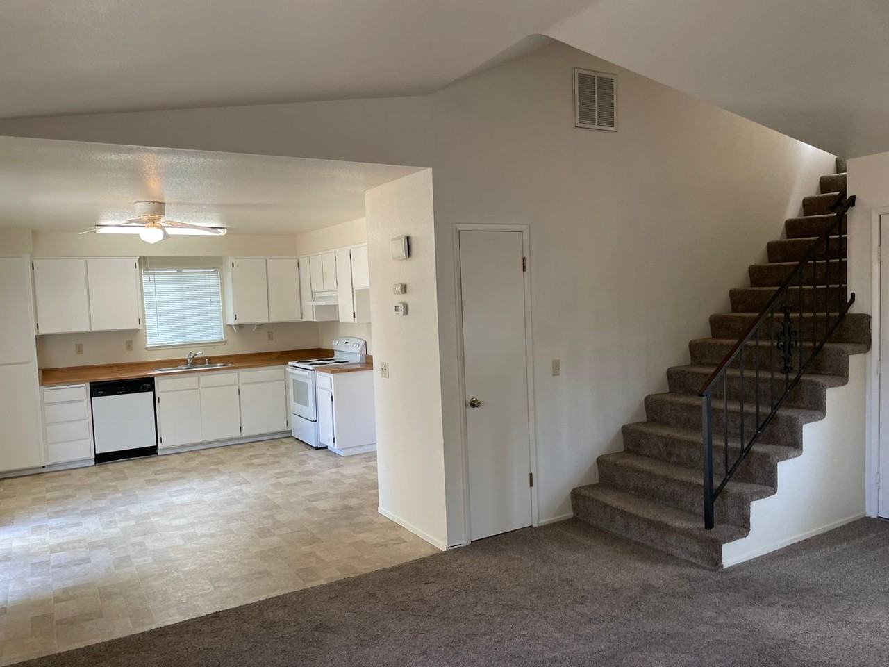 1057 Diablo Ave - Photo 5 of 17