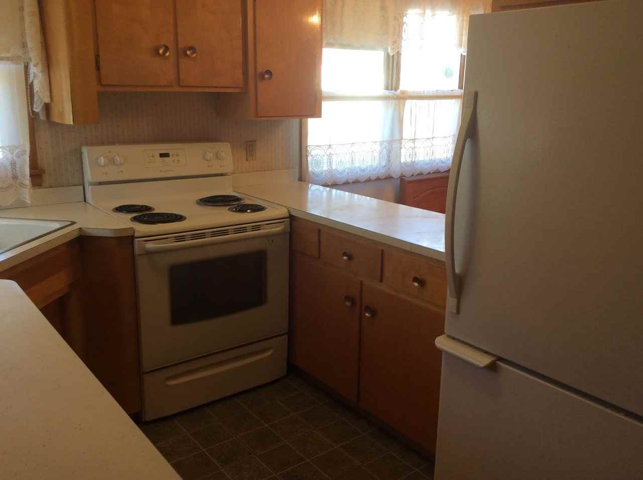 643 5th St W - Photo 4 of 7