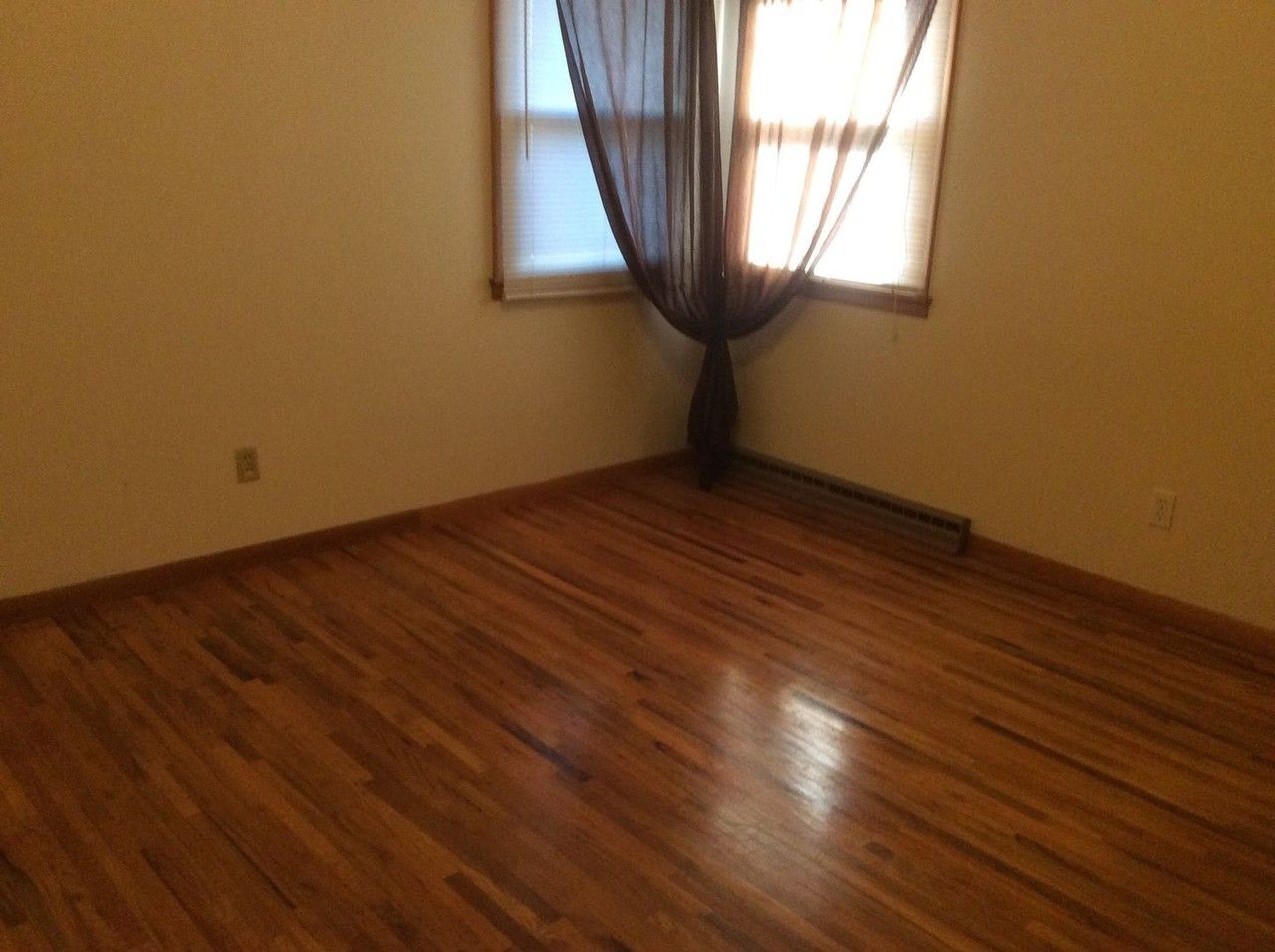 643 5th St W - Photo 6 of 7