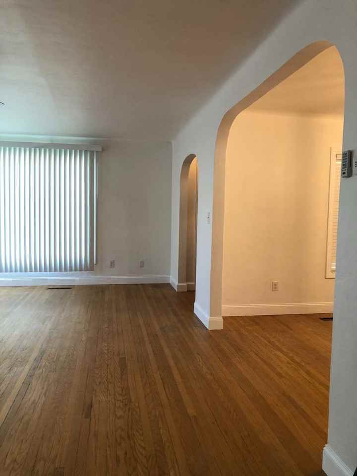 918 E Main St - Photo 3 of 25