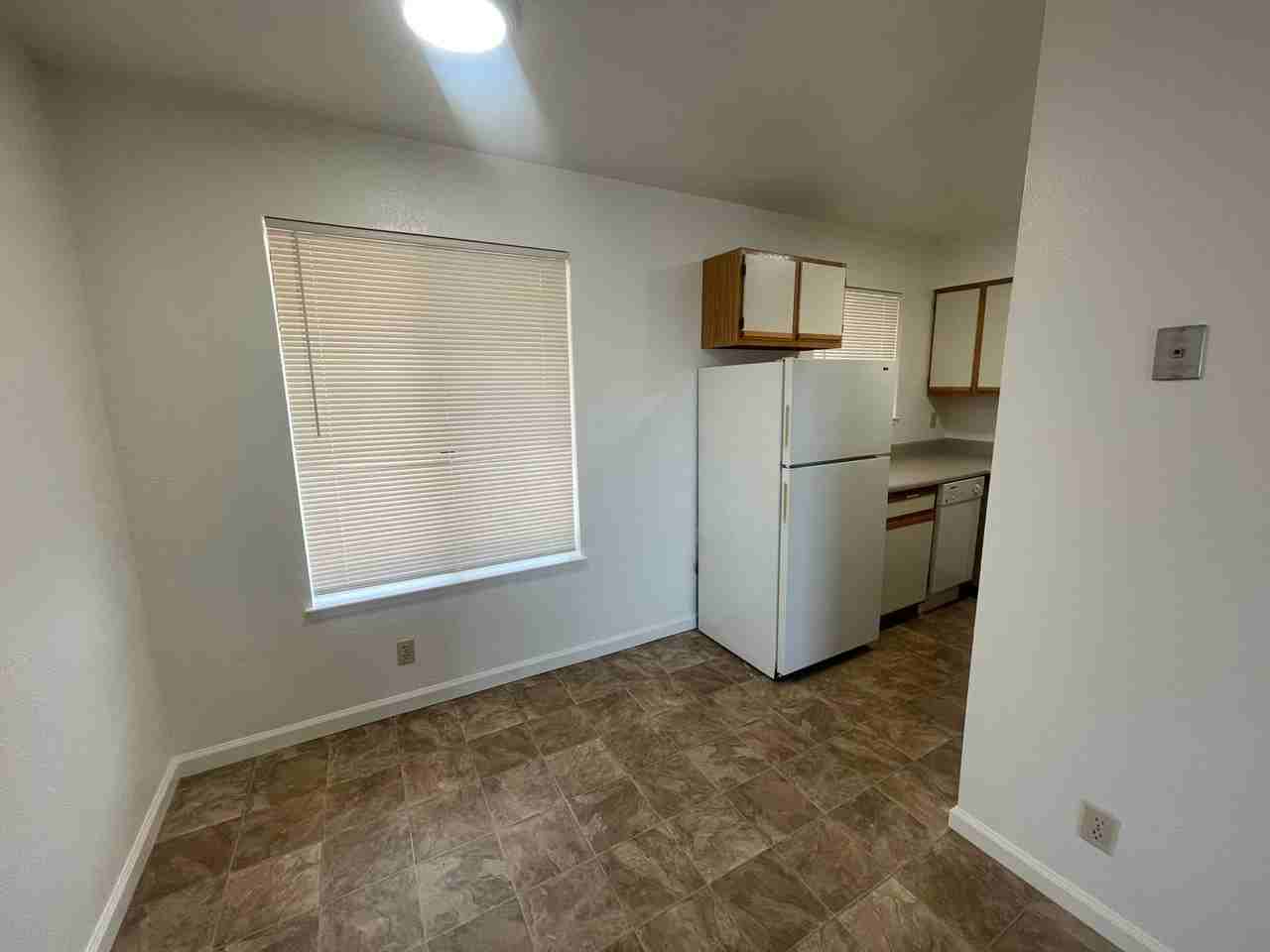 293 - Lotus Apartments - Photo 6 of 7