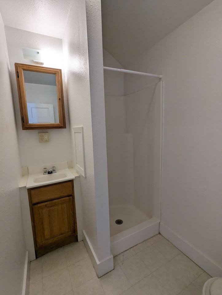 413 Columbus St Apartment - Photo 2 of 10