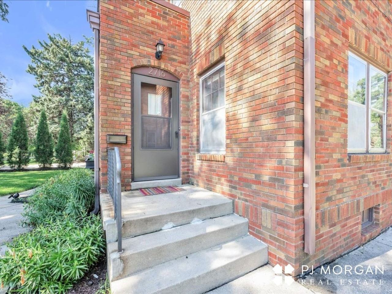 2716 N 52nd St - Photo 3 of 25