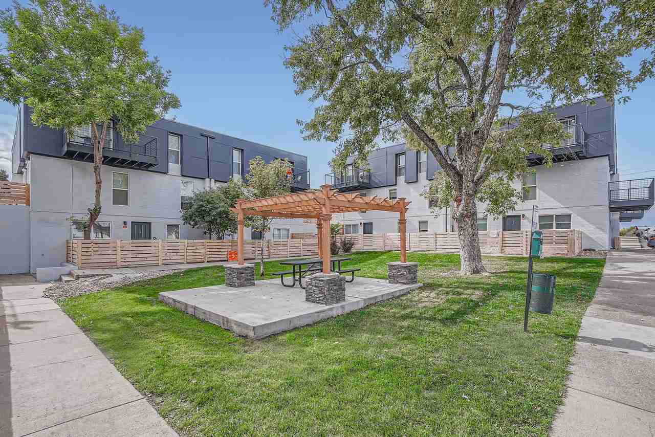 Heights on Huron - Photo 4 of 25