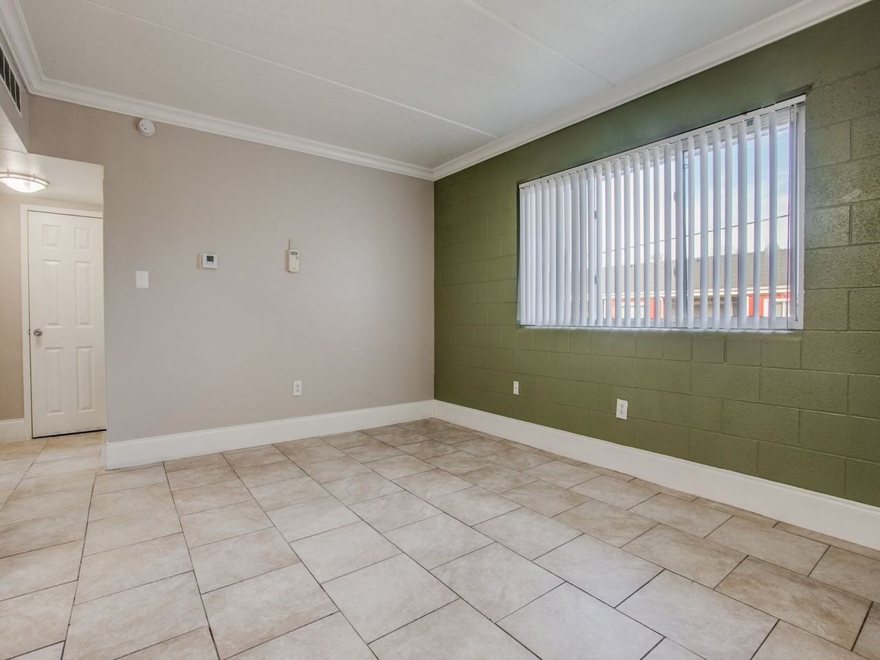 Villas on SixtyFifth - Photo 4 of 21