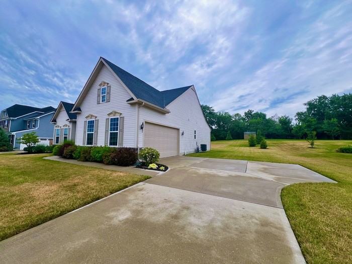 4849 Willow Springs Dr - Photo 2 of 26