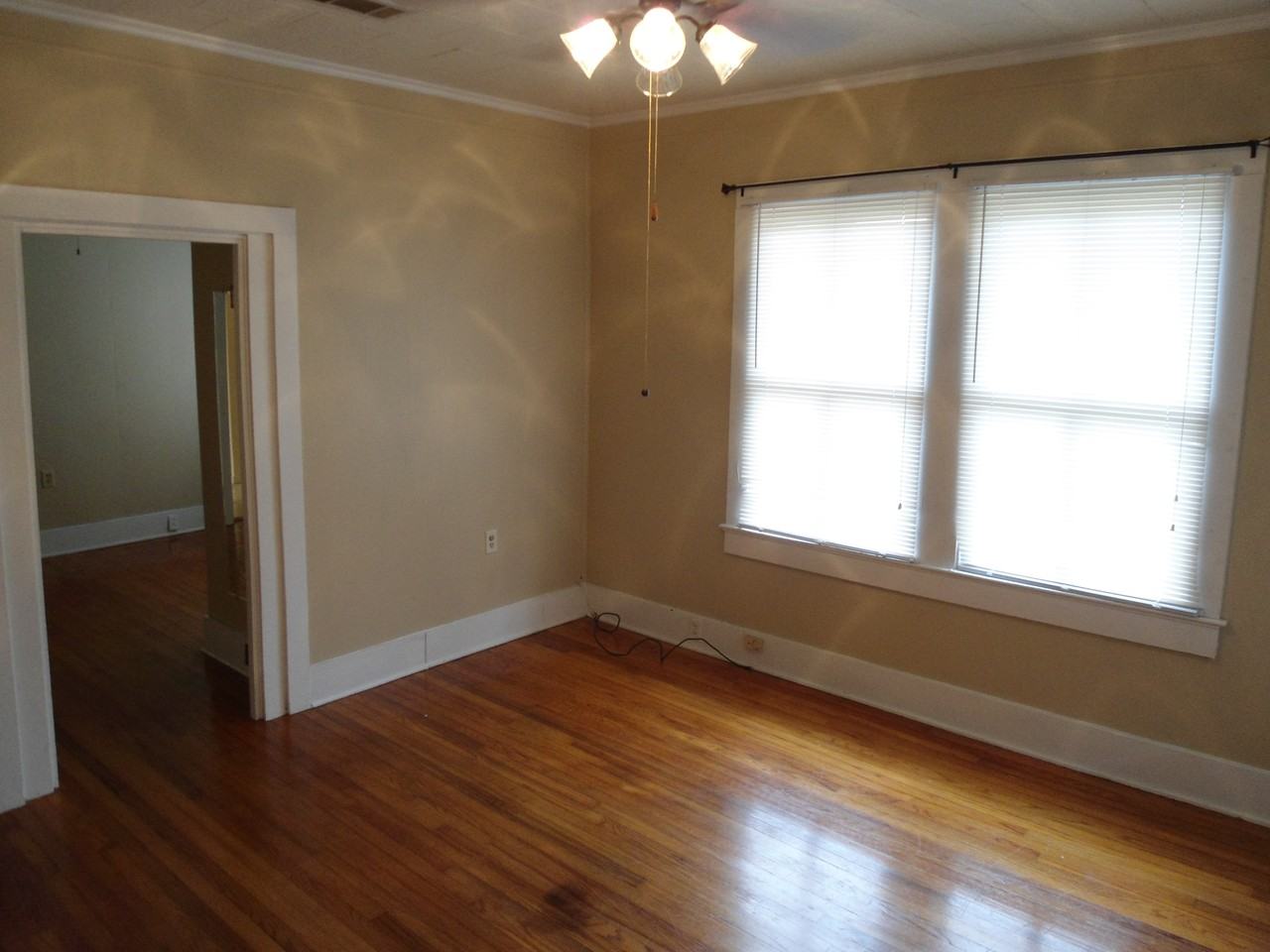Glenmore Ave #560 - Photo 2 of 14