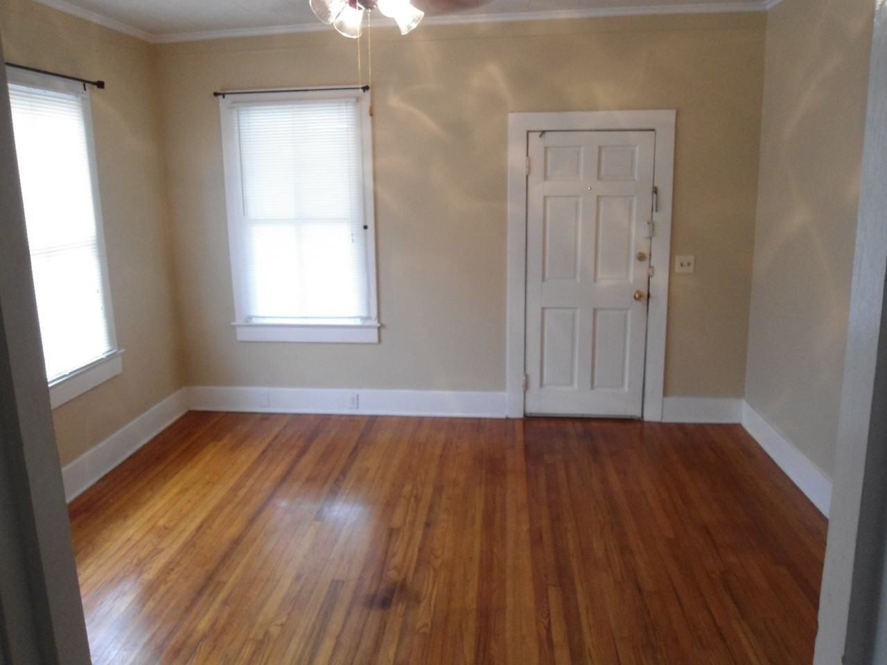 Glenmore Ave #560 - Photo 3 of 14
