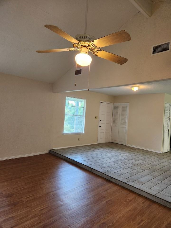 5630 Castle Prince #NA - Photo 2 of 14