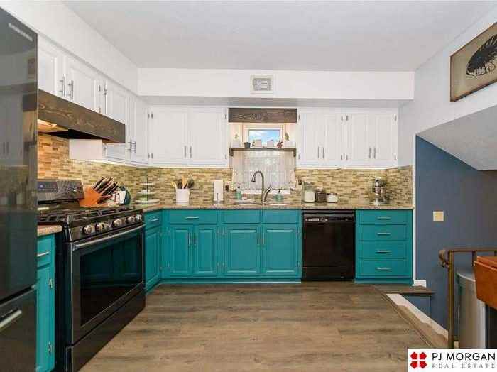 11317 Queens Dr #NA - Photo 3 of 17