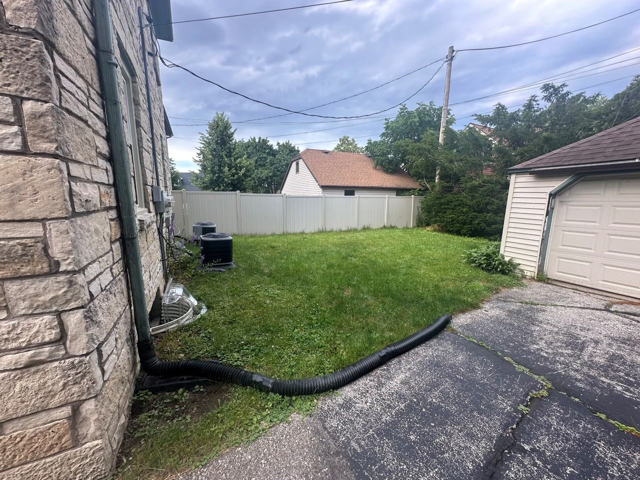 812 S 87th St - Photo 2 of 15