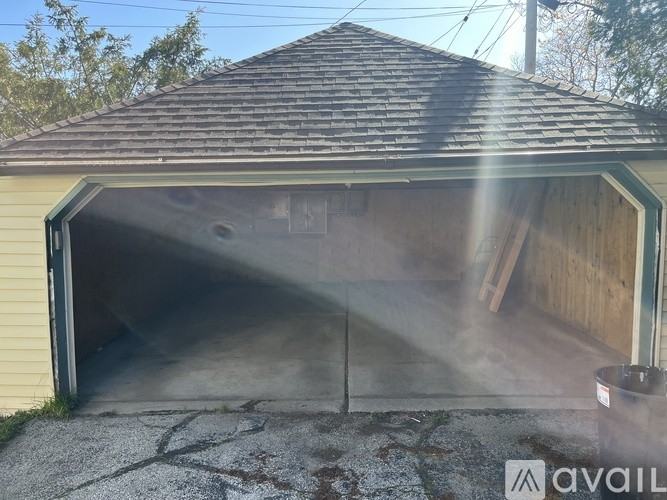 812 S 87th St - Photo 3 of 15