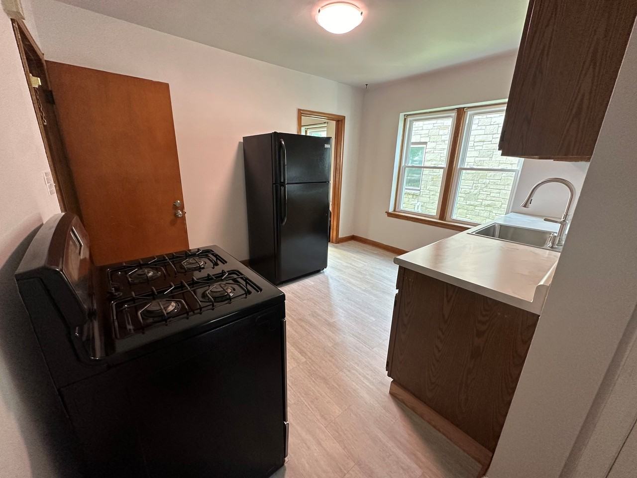 812 S 87th St - Photo 5 of 15