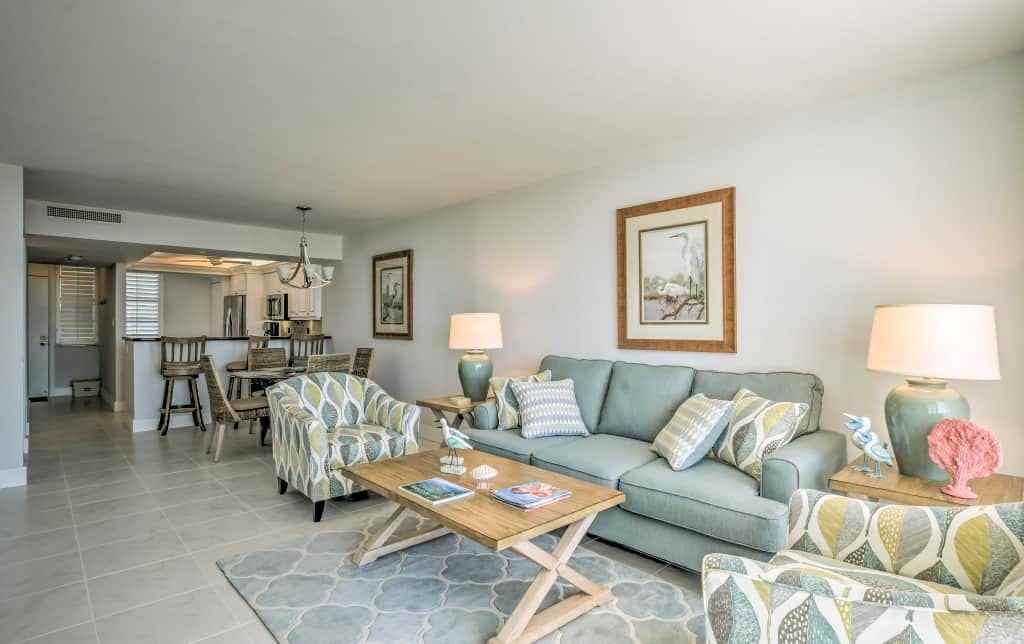 380 Seaview Ct #305 - Photo 3 of 20