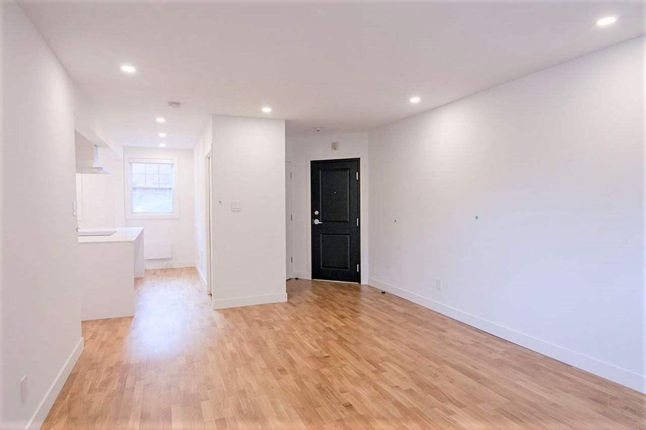 5550 Snowdon Street Apartments 5552 Rue Snowdon, Montréal, QC H3X 1Y9