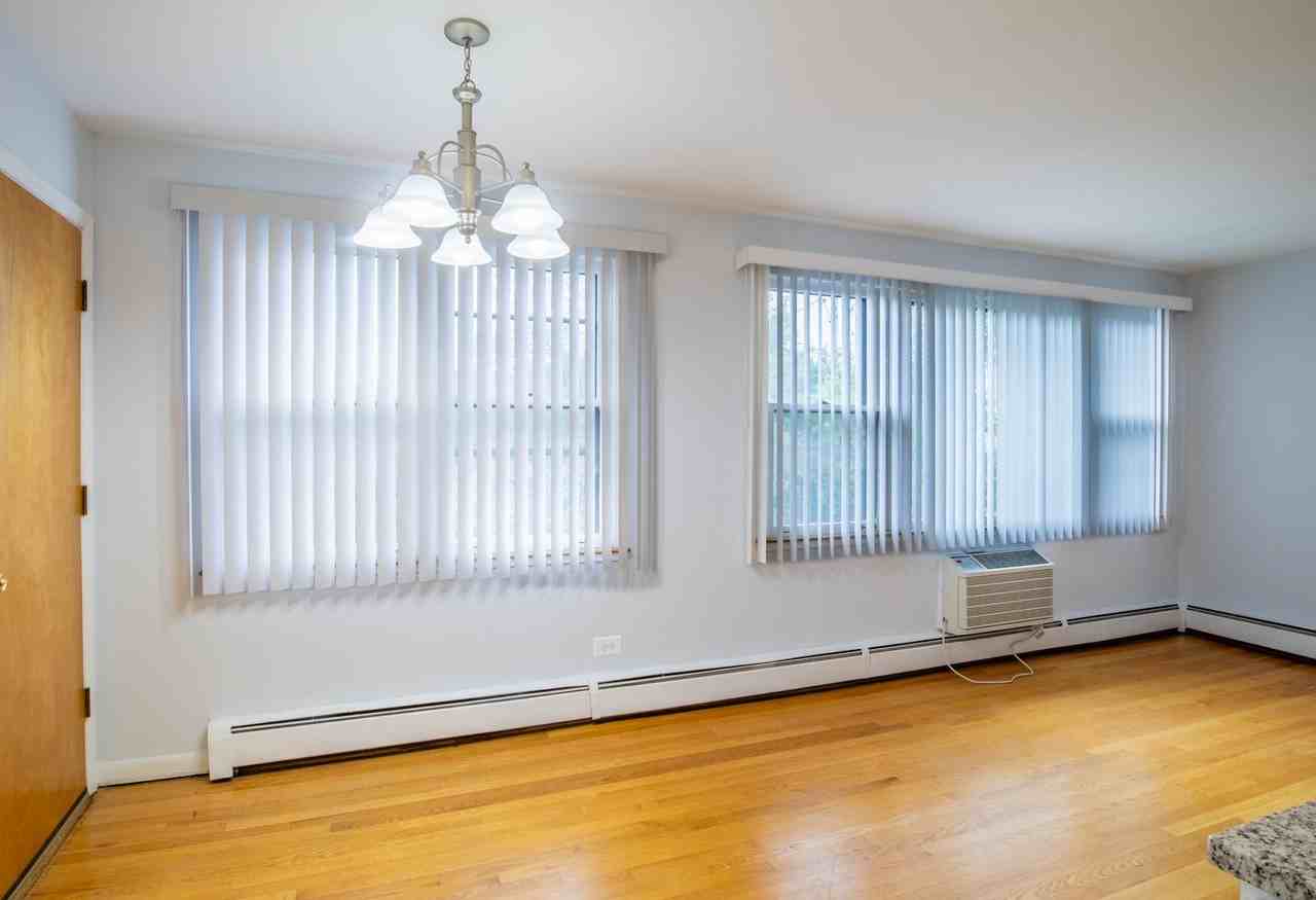 2420-30 W. 183rd Street - Photo 4 of 9