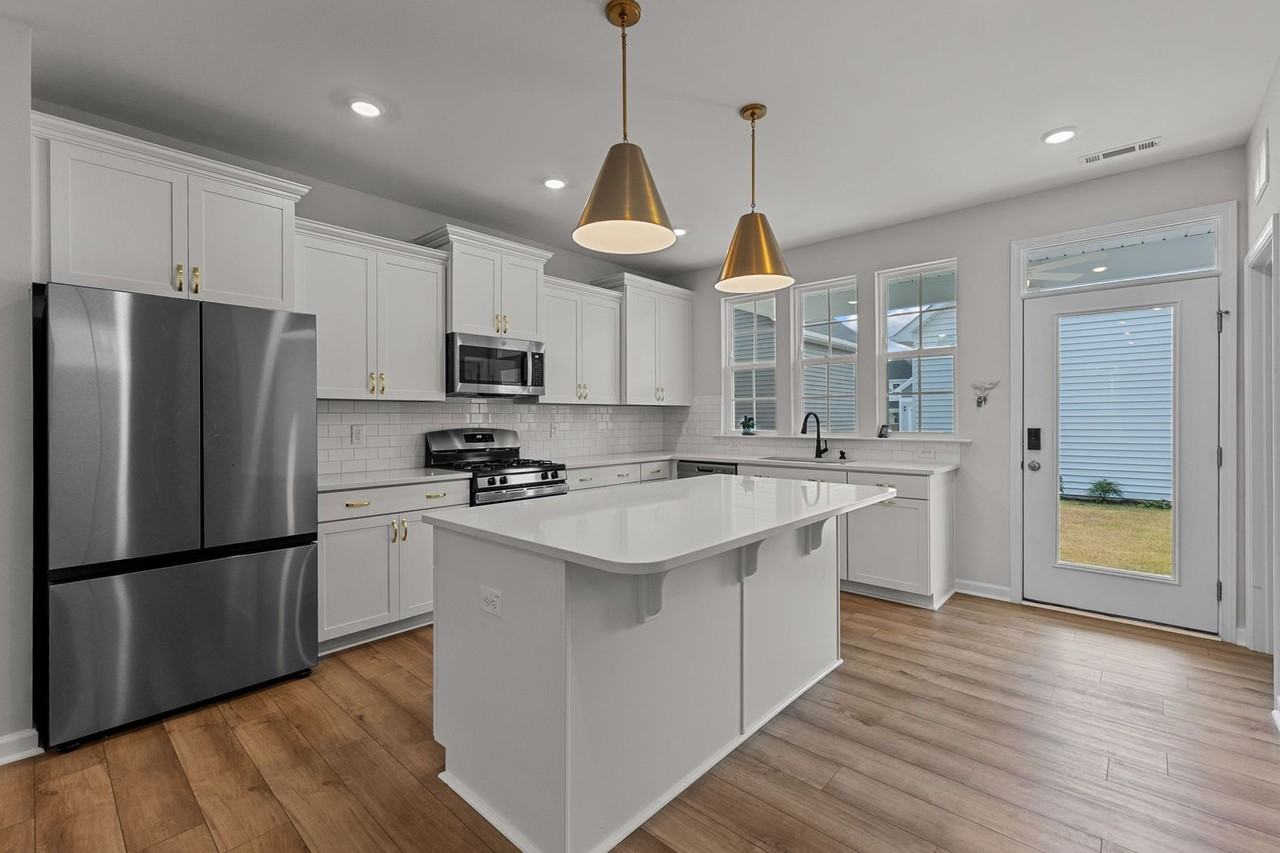241 Pear Blossom Pkwy - Photo 6 of 28