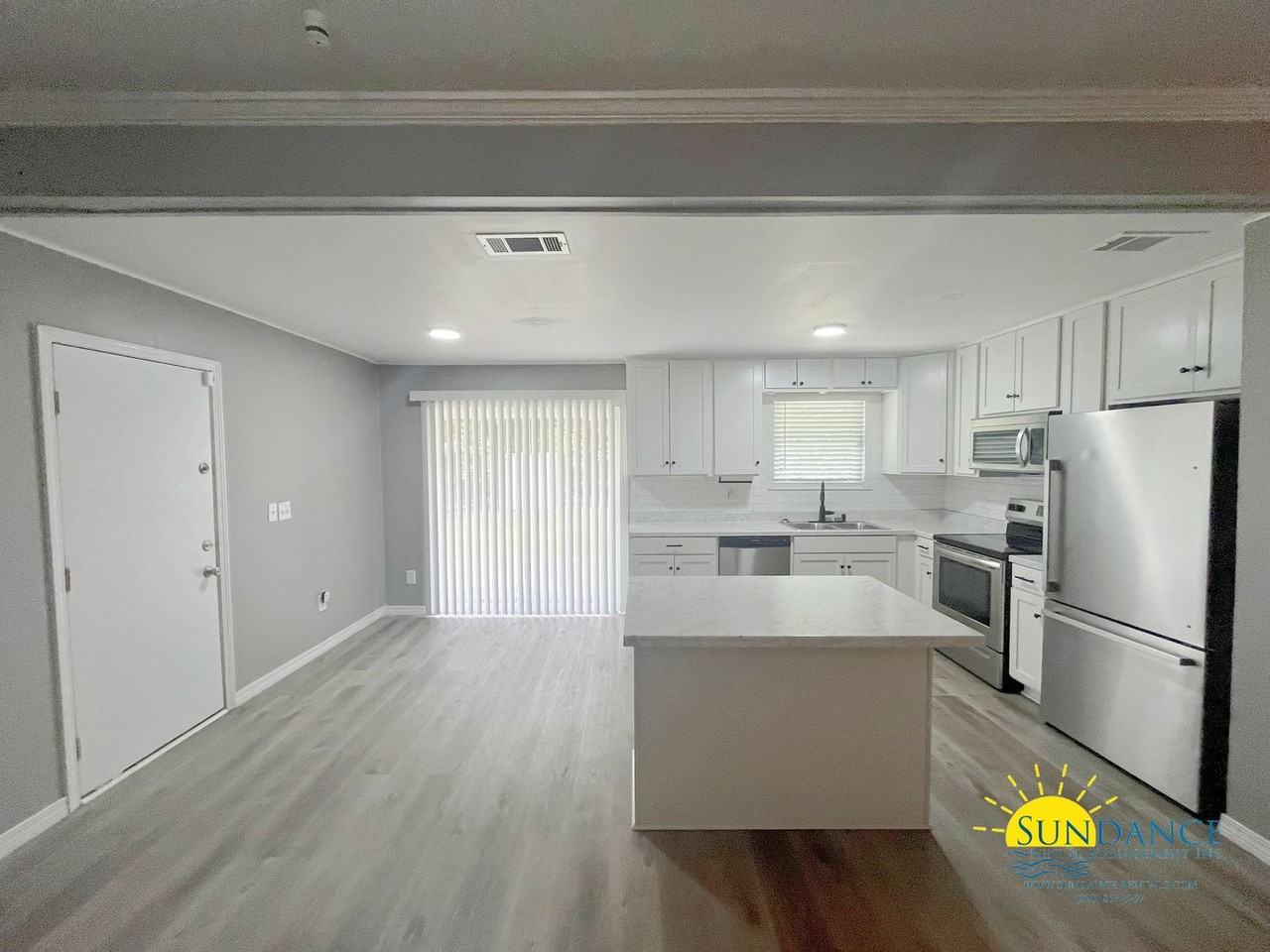 508 Candlewood Ln - Photo 4 of 15