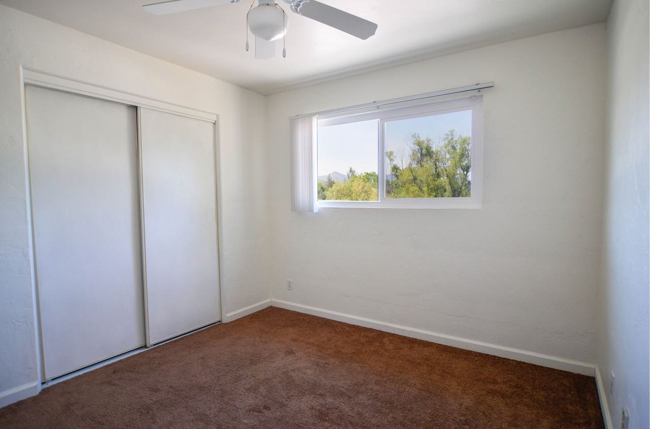 Shasta View Apartments - Photo 6 of 19