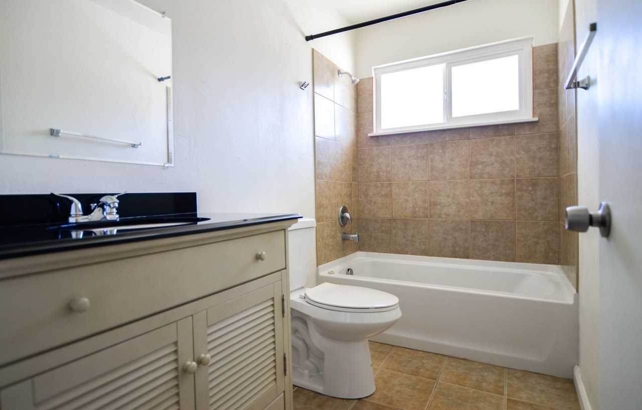 Shasta View Apartments - Photo 7 of 19