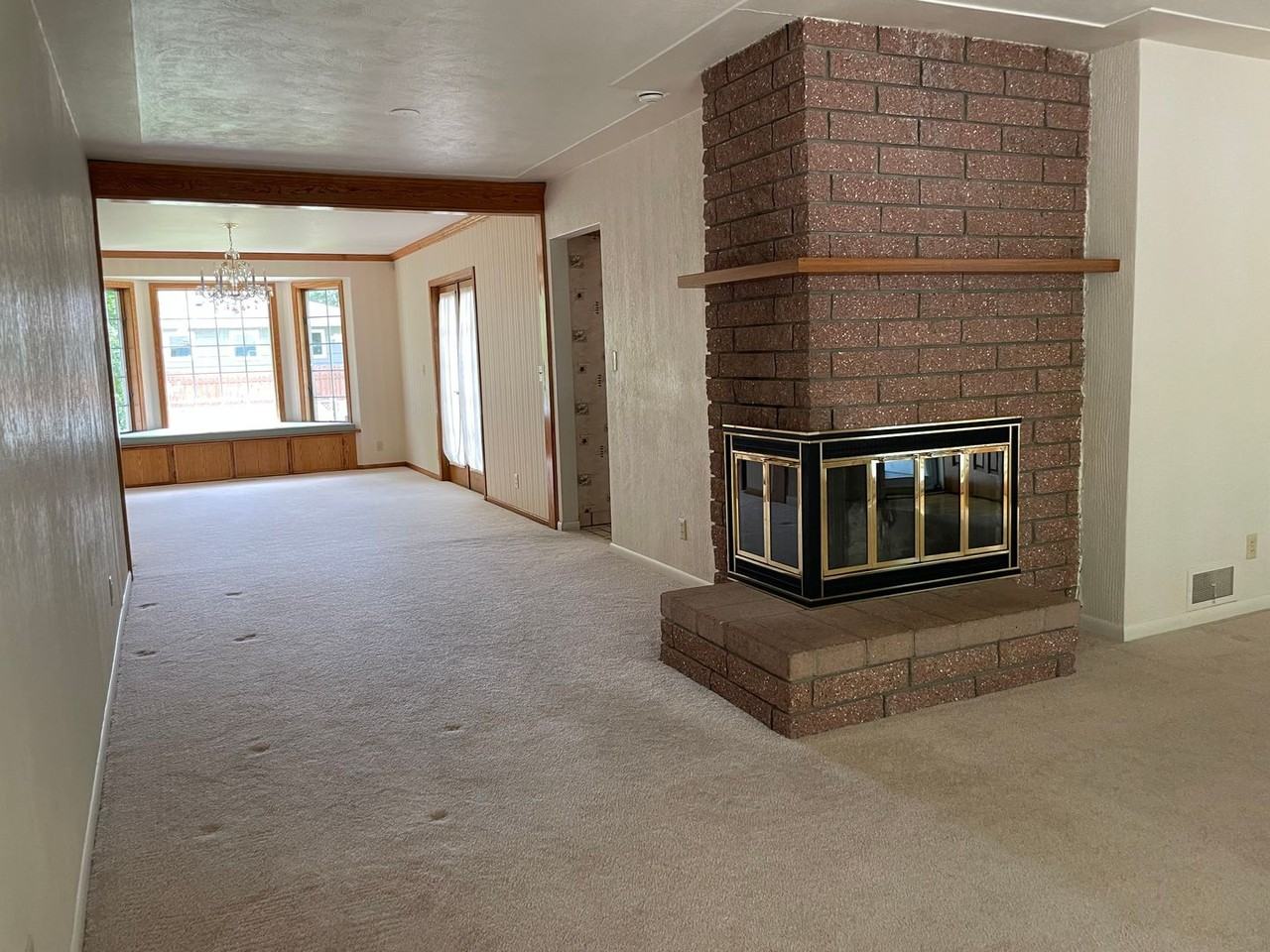 2310 Fox Dr - Photo 4 of 30