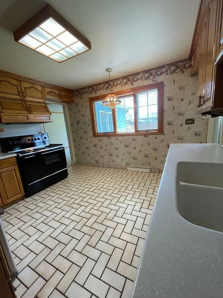 2310 Fox Dr - Photo 5 of 30