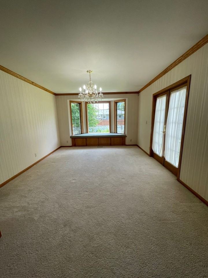 2310 Fox Dr - Photo 7 of 30