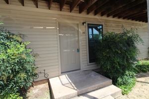 featured image of 1901 E Lindsey St