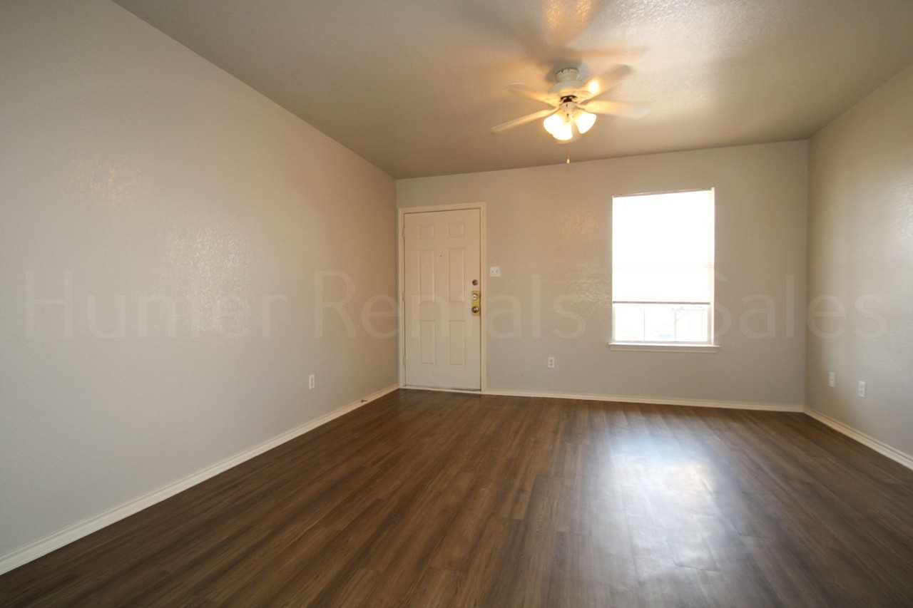 1703 Spring Rose Cir Apt C - Photo 7 of 18