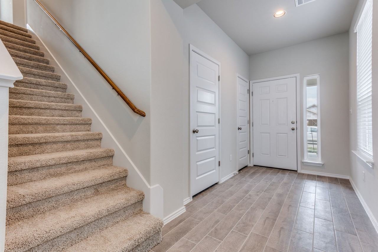 151 Living Reef Dr - Photo 3 of 27