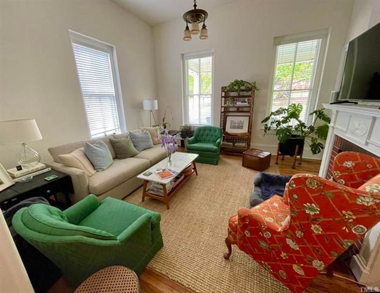 304 N Person St - Photo 3 of 30