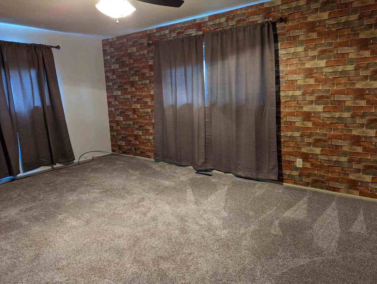 2205 Carol Dr - Photo 4 of 29