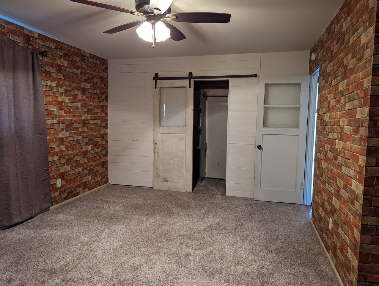 2205 Carol Dr - Photo 5 of 29