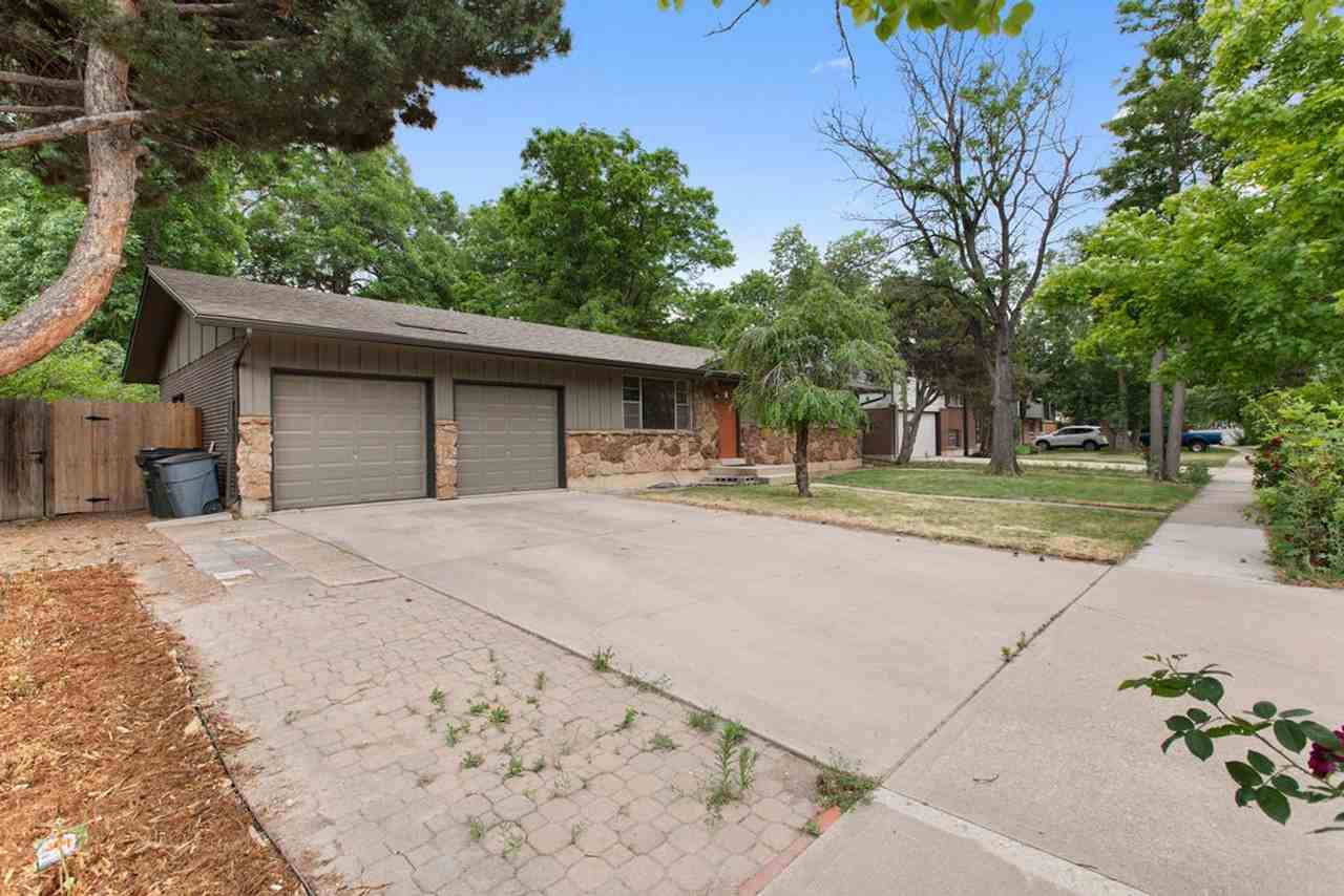 2716 Meadowlark Ave - Photo 4 of 38