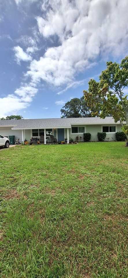 2511 Vernon Dr Ne - Photo 2 of 20